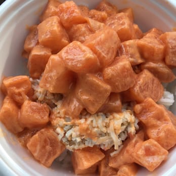 PokiNometry - Medium Poki Bowl with White Rice, Salmon, Imitation Crab, and Spicy Mayo ($8.75) - Japanese Near Me - Anaheim, California