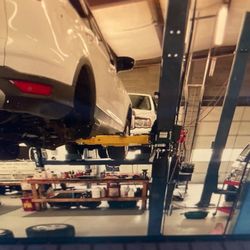 Hollar's Automotive & 4 Wheel - Shop