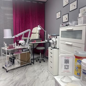 365 Mini Salon - Nail Salons Near Me - Houston, Texas