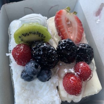 Sweeties Bakery - Paradise and berries cake slice delicious - Bakeries Near Me - Gardena, California Sweeties Bakery - Paradise and berries cake slice delicious - Bakeries Near Me - Gardena, California