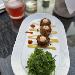 Rainbow Shores - Crab cakes appetizer