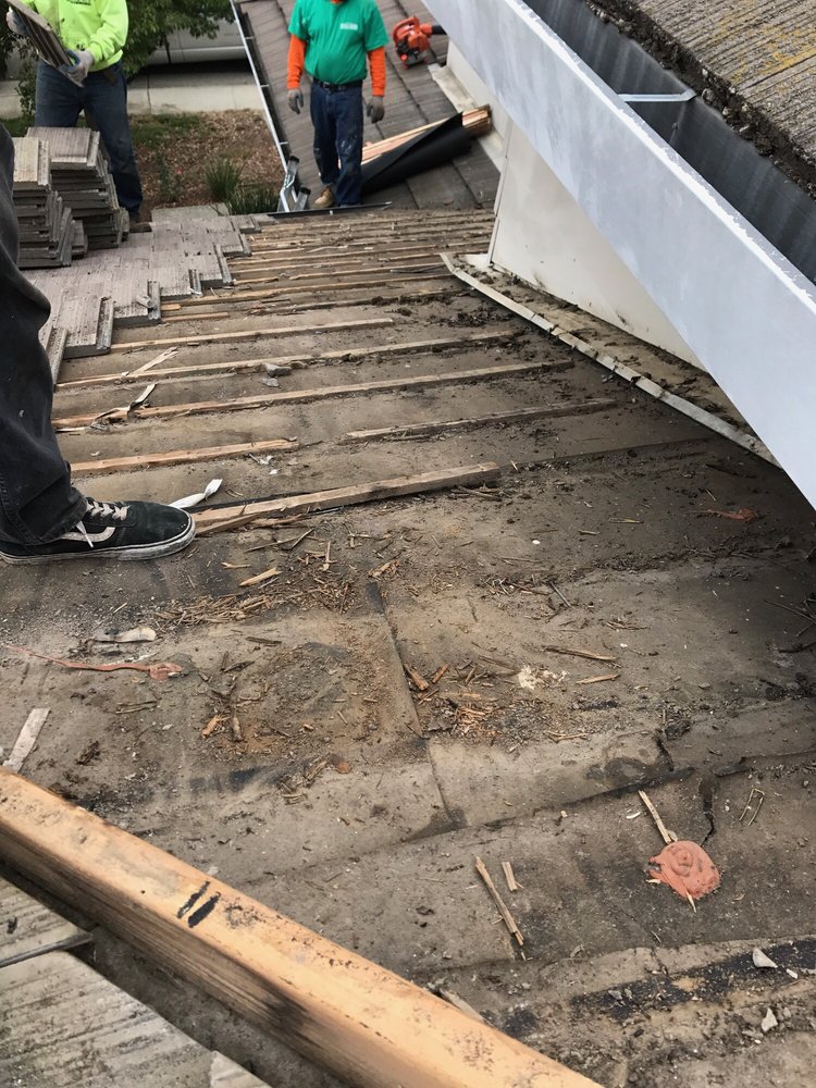 Slide of Ramirez Roofing & Gutters