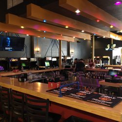 Lit Arcade Bar - Bar and games