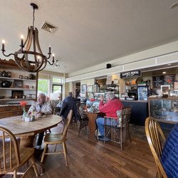Calico Cupboard Cafe And Bakery - Anacortes - Dining room