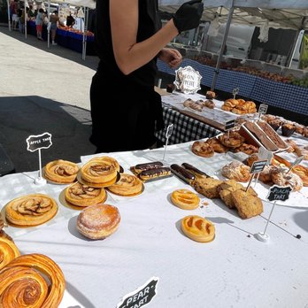 Le Saint Honore - Lots of variety of pastries. - Bakeries Near Me - Long Beach, California Le Saint Honore - Lots of variety of pastries. - Bakeries Near Me - Long Beach, California