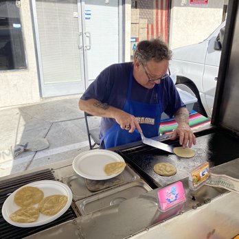 Tacos El Gabacho - Taco Master Devin - Caterers Near Me Tacos El Gabacho - Taco Master Devin - Caterers Near Me