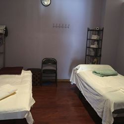 Comfort Massage - Been thinking about having a nice quality time with your bebloved ones? Try our couple session. You would love it.
