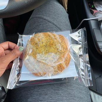 Dutch Bros Coffee - Lemon poppy seed muffin top - Juice Bars & Smoothies Near Me - Hutto, Texas