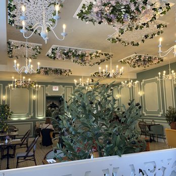 Maison Parisienne - the interior of a restaurant - Cafes Near Me - Chicago, Illinois Maison Parisienne - the interior of a restaurant - Cafes Near Me - Chicago, Illinois