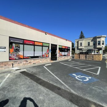 A&M BBQ - the parking lot - Barbeque Near Me - Sebastopol, California