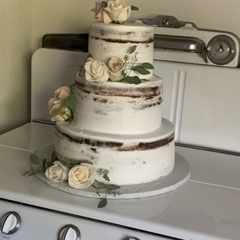 Lincoln Bakery - Photo of our cake at the venue before it was brought out - Bakeries Near Me - Anaheim, California Lincoln Bakery - Photo of our cake at the venue before it was brought out - Bakeries Near Me - Anaheim, California