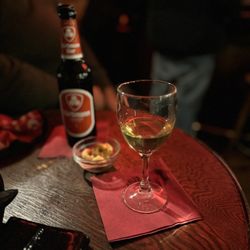 Züri Bar - Stop in for drinks and friendship