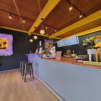 Milky Way Hawaii - Love the Cheerful Modern Decor. Service Counter. - Shaved Ice Near Me - Honolulu, Hawaii Milky Way Hawaii - Love the Cheerful Modern Decor. Service Counter. - Shaved Ice Near Me - Honolulu, Hawaii