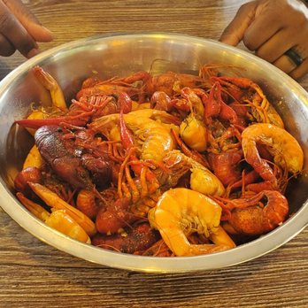 TJ Cajun Seafood & Pho - Crawfish and shrinp. Yummy! - Cajun/Creole Near Me - Dallas, Texas