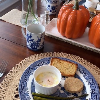 East Main Guest House - Herby Cheese Baked Eggs, Chicken Sausage, Roasted Asparagus, English Muffin Bread Toast - Bed & Breakfast Near Me - Rock Hill, South Carolina