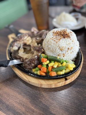 Ling Nam Restaurant and Bakeshop by null