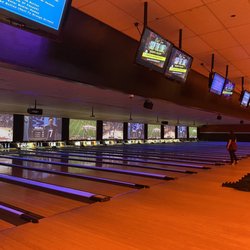 AMF Rocklin Lanes - Inside