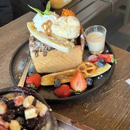 Hot Nutella Banana Honey Toast Hot Nutella Banana Honey Toast