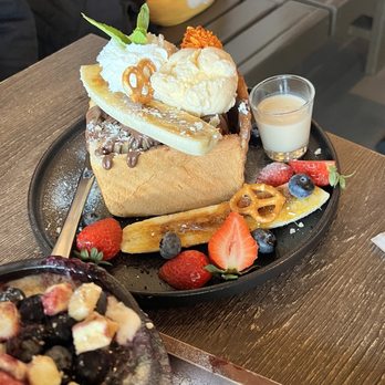 OH Dessert Cafe - Hot Nutella Banana Honey Toast - Desserts Near Me - San Francisco, California OH Dessert Cafe - Hot Nutella Banana Honey Toast - Desserts Near Me - San Francisco, California