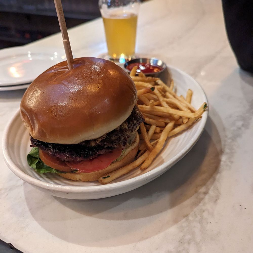 Simmzy's - Simmzy 's Burger - American Near Me - Manhattan Beach, California