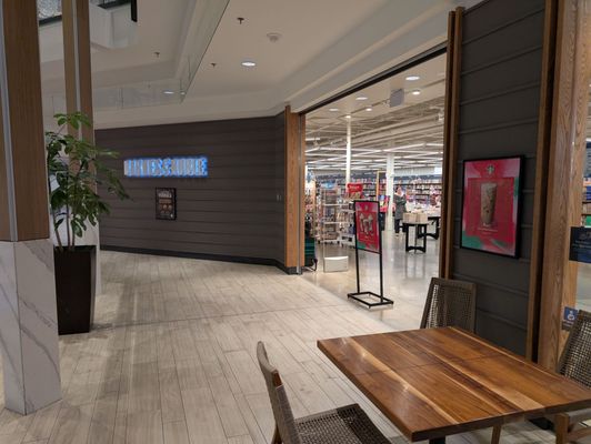 Barnes & Noble by null