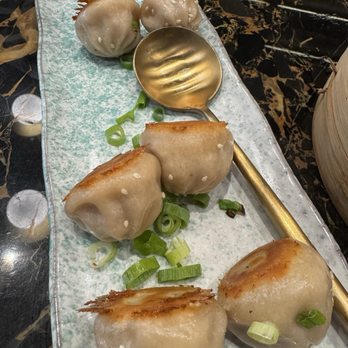 Supreme Dumplings - Mini pan fried pork dumplings - Shanghainese Near Me - Honolulu, Hawaii Supreme Dumplings - Mini pan fried pork dumplings - Shanghainese Near Me - Honolulu, Hawaii