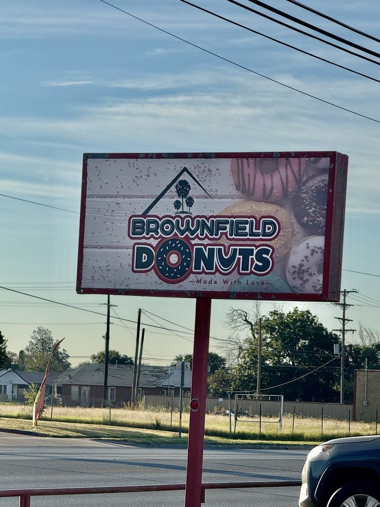 Brownfield Donuts Logo