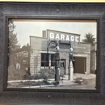 Ford's Garage Dearborn - Burgers Near Me - Dearborn, Michigan