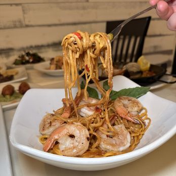 El Pulpo & Tapas Bar - Shrimp pasta - Seafood Near Me - Middletown, Connecticut El Pulpo & Tapas Bar - Shrimp pasta - Seafood Near Me - Middletown, Connecticut