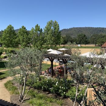 Napa Valley Lodge - Balcony courtyard view - Hotels Near Me - Yountville, California Napa Valley Lodge - Balcony courtyard view - Hotels Near Me - Yountville, California