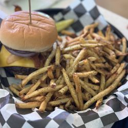 Mid City Grill - Not so little Chicago burger