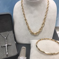 Linda's Jewelers - New and traditional styles of jewelry available; gold, silver, stainless, diamonds and gemstones. We can also custom make at great savings!