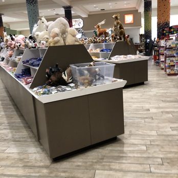 EddieWorld - Nice clean wide aisles - Service Stations Near Me - Yermo, California EddieWorld - Nice clean wide aisles - Service Stations Near Me - Yermo, California