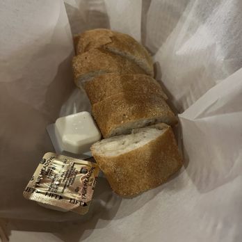 Ziti's Italian Trattoria - Teeny tiny bread slices - Italian Near Me - Natick, Massachusetts