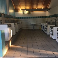 Campingplatzbetriebe - Lots of washer/dryers available.