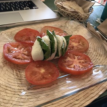 Mezcla - Caprese salad with piadino bread - Coffee & Tea Near Me - La Paz, BCS Mezcla - Caprese salad with piadino bread - Coffee & Tea Near Me - La Paz, BCS