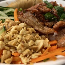 Vermicelli with grilled pork and egg roll