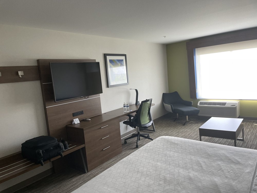 Holiday Inn Express & Suites Salem North - Keizer - wedding in Keizer, OR