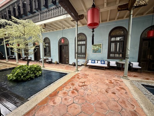 Cheong Fatt Tze, The Blue Mansion by null