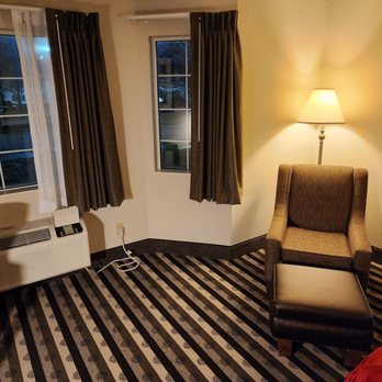 Ramada by Wyndham Springfield North - Hotels Near Me - Springfield, Illinois