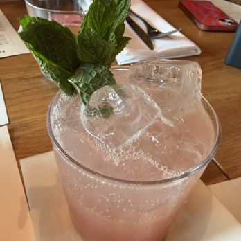 Earls Kitchen + Bar - New American Near Me - Nashville, Tennessee Earls Kitchen + Bar - New American Near Me - Nashville, Tennessee