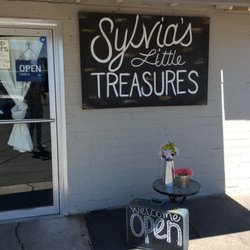 Sylvia's Little Treasures - Rear entrance