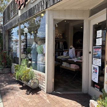Sunny Days - Entrance - Women's Clothing Near Me - Newport Beach, California Sunny Days - Entrance - Women's Clothing Near Me - Newport Beach, California