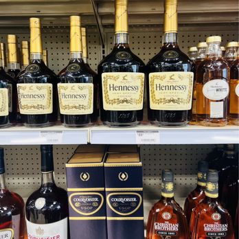 Civic Liquor & Wine 4 - Beer, Wine & Spirits Near Me - Tomball, Texas