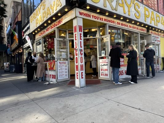 Gray's Papaya by null