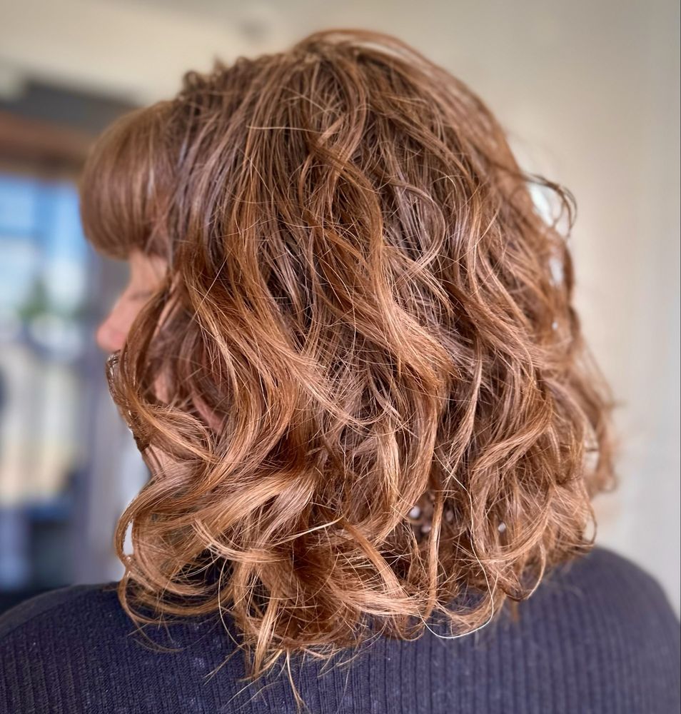 Christina Hercules Studio Salon Logo