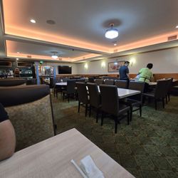 L V Chinese Seafood Restaurant - Dining Room