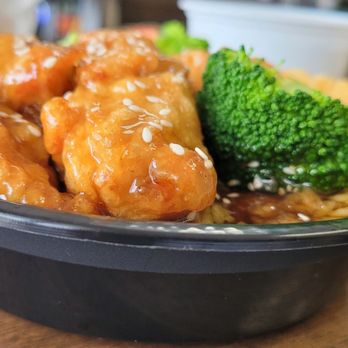 MR WANG - Sesame chicken - Asian Fusion Near Me - Oakdale, New York MR WANG - Sesame chicken - Asian Fusion Near Me - Oakdale, New York