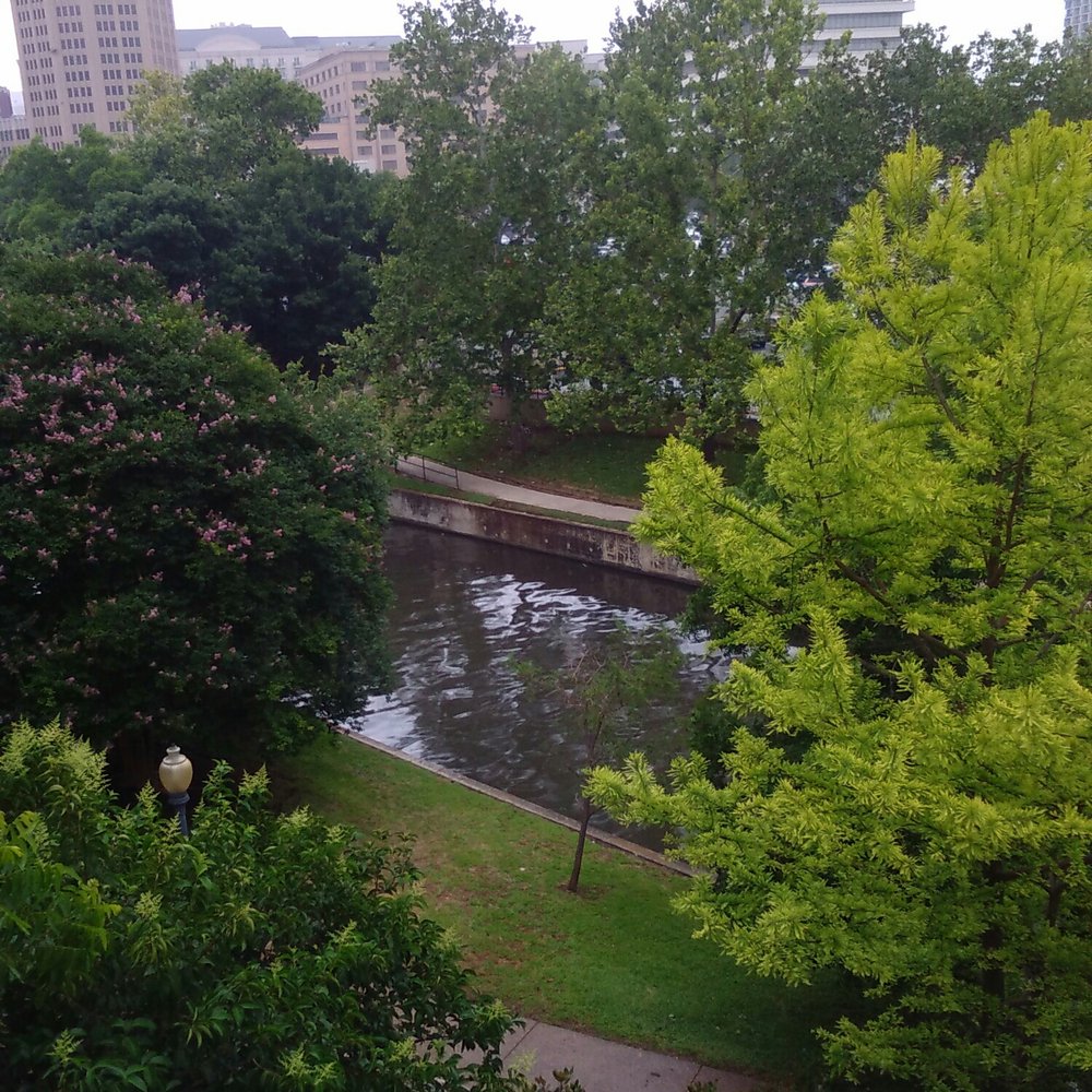 Inn On The Riverwalk - Beautiful view of the river! - Bed & Breakfast Near Me - San Antonio, Texas Inn On The Riverwalk - Beautiful view of the river! - Bed & Breakfast Near Me - San Antonio, Texas