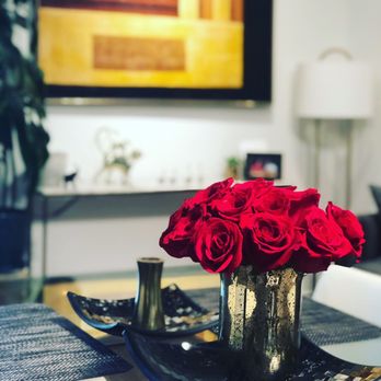 Renaissance Flowers - Lovely! Had an appetite for buying red roses to put them on my dining table and they did an amazing job! Found my favorite flower shop! - Florists Near Me - Glendale, California